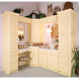 Prescott bath by StarMark Cabinetry