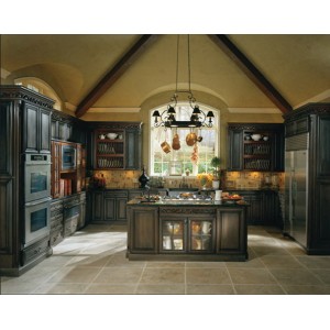 Devonshire kitchen, Cardell Cabinetry