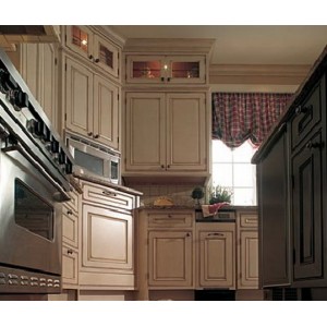 Traditional kitchen by Dura Supreme