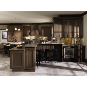 Lennoir kitchen, Omega Cabinetry