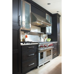 Stickley Wide  Classic kitchen by UltraCraft