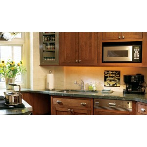Stylishly Sleek kitchen by Plain & Fancy
