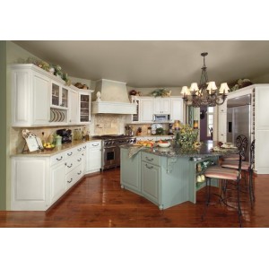 Summit Square kitchen, Holiday Kitchens