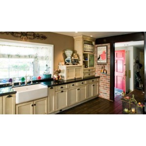 Traditional Light kitchen, Columbia Cabinets