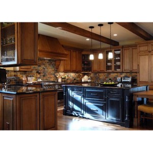 Traditional Family kitchen, Christiana Cabinetry