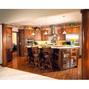 Gorgeous Wood Tones kitchen, Mouser